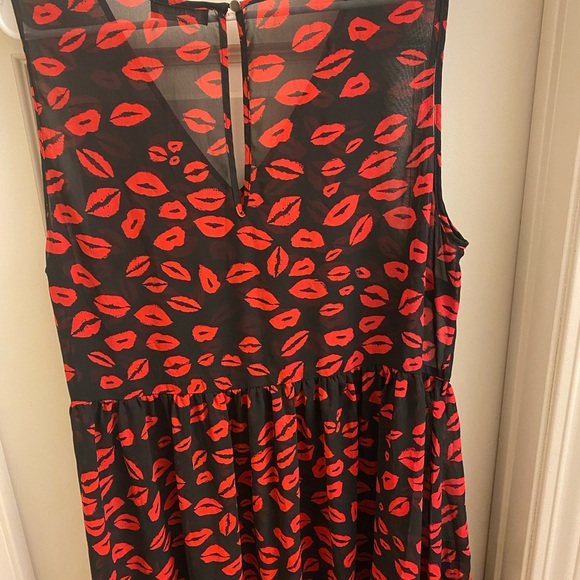 MBLM Beach Coverup with Lips Patter - Picture 2 of 5